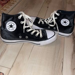 Rate Black velvet converse